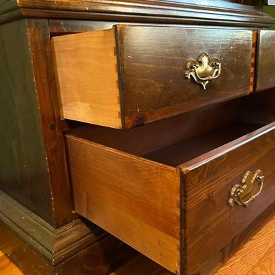 Beautiful Vintage Wooden Bedroom Armorie