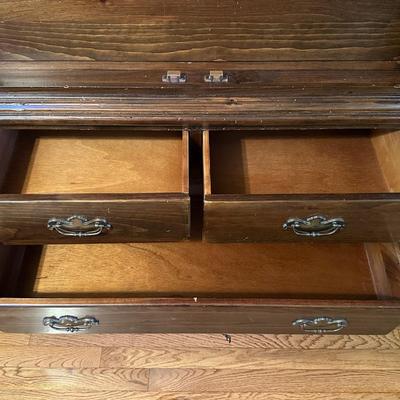 Beautiful Vintage Wooden Bedroom Armorie