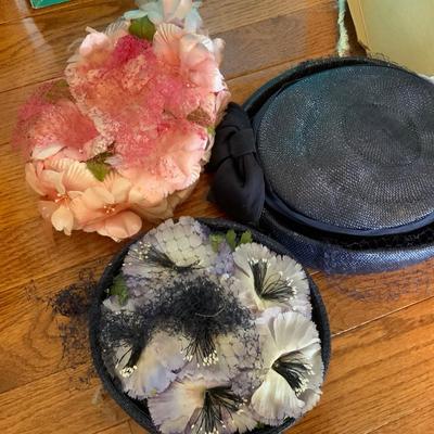 Lot of vintage hats