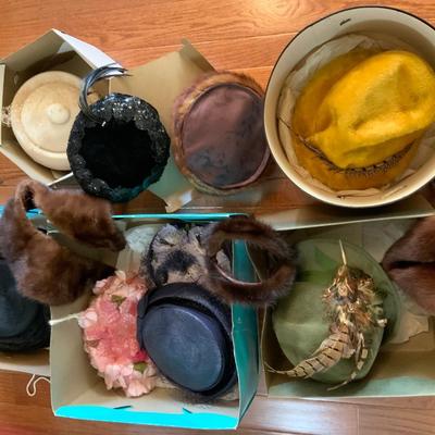 Lot of vintage hats
