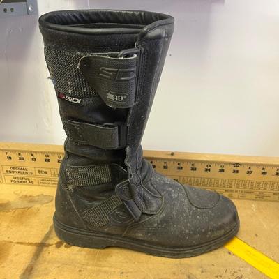 Sidi Motorcycle Boots & More Motorcycle Gear (B2-MG)