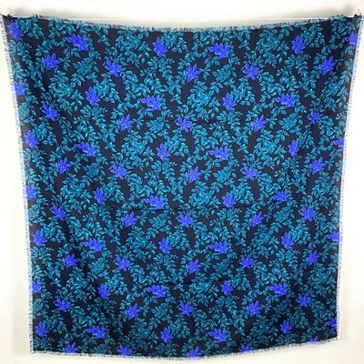 550 LIBERTY OF LONDON Blue Floral Wool Shawl
