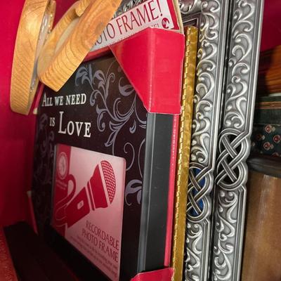 Christmas tote of frames