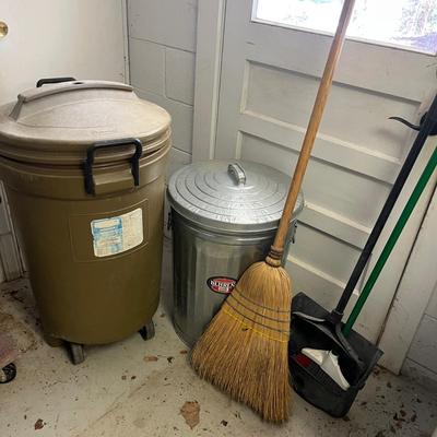 Rubbermaid & Behrens Garbage Cans & Brooms (B2-MG)