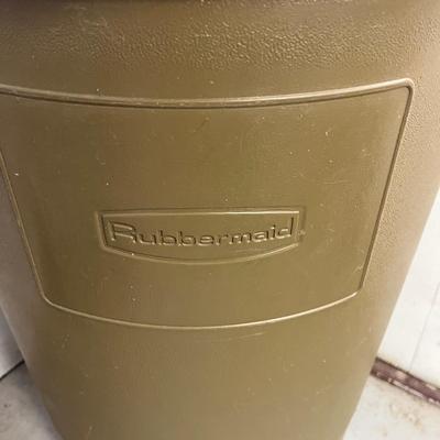 Rubbermaid & Behrens Garbage Cans & Brooms (B2-MG)