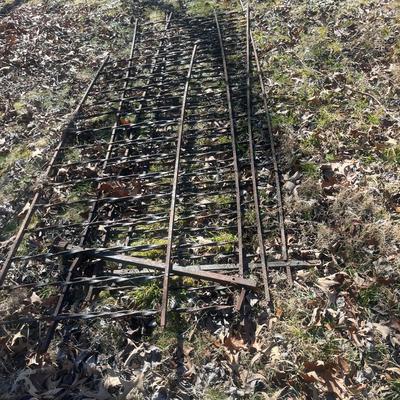 Four Wrought Iron Railings (Y-MG)