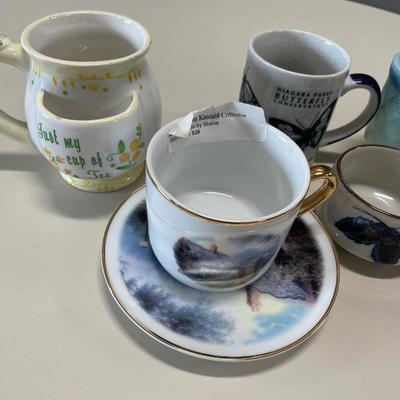 Mugs and S&P kitty shaker