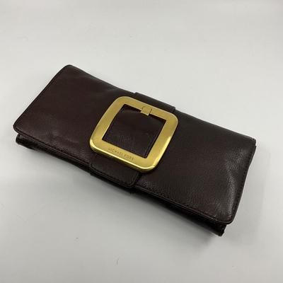 559 MICHAEL KORS Brown Leather Clutch