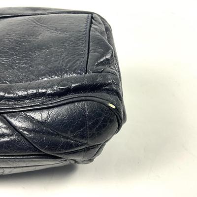 561 MARC JACOBS Black Leather Gold Tone Shoulder Bag