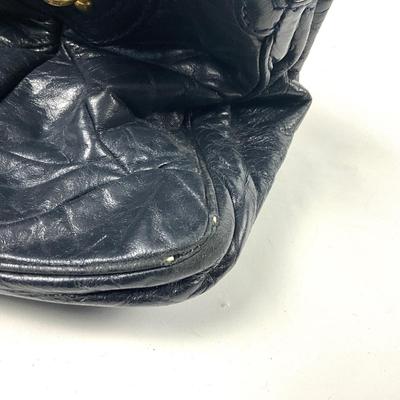 561 MARC JACOBS Black Leather Gold Tone Shoulder Bag