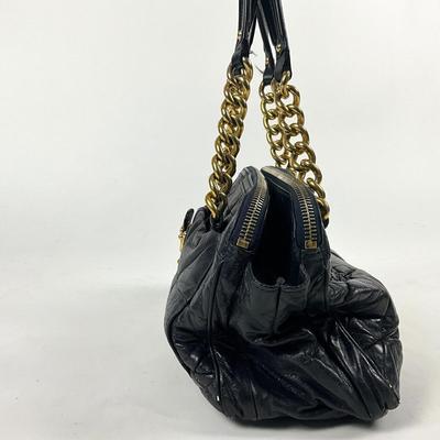 561 MARC JACOBS Black Leather Gold Tone Shoulder Bag