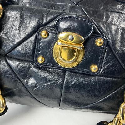 561 MARC JACOBS Black Leather Gold Tone Shoulder Bag