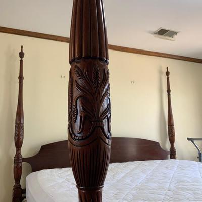 Henkel Harris Beautiful Quality King Size 4 Poster Bed with Frame