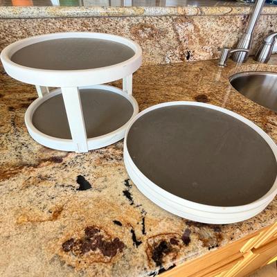 Lot 102 small stacking tray lazy susan and 3 lazy susans