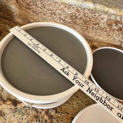Lot 102 small stacking tray lazy susan and 3 lazy susans