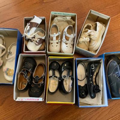 Lot of children’s shoes, miscellaneous sizes