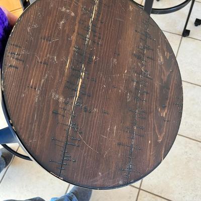 Lot 108 4 barstools - Rustic Style