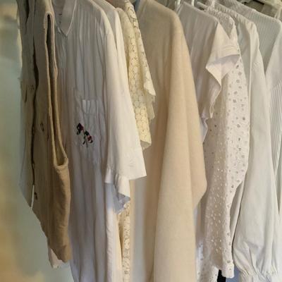 Large Lot of WOMENS Light colored Clothing sizes Small thru PM