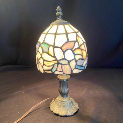 ‘Tiffany Style’ Lamp and Lantern (D-BM)