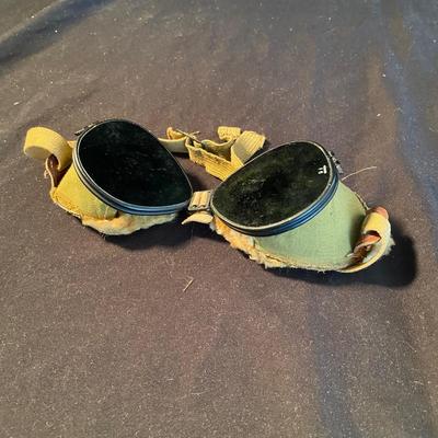 ‘WWII Pilot Goggles’ (D-BM)