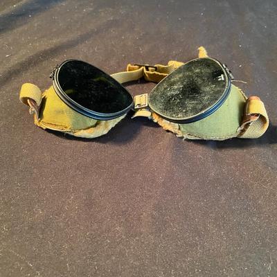 ‘WWII Pilot Goggles’ (D-BM)