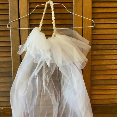 Lot of Junior Brides Dress and Veil Size Medium