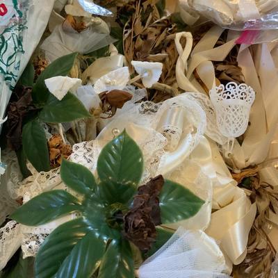 Lot of 1968 Wedding items including A Dove Wedding Cake topper