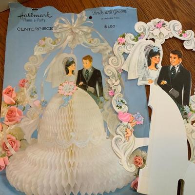 Lot of 1968 Wedding items including A Dove Wedding Cake topper
