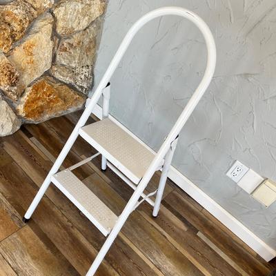 Lot 117 White metal step stool