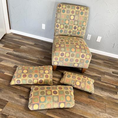 Lot 118 MCM Retro chair w/ pillows