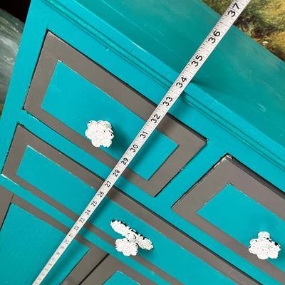 Lot 126 small green 3-drawer cabinet