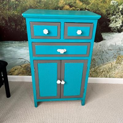 Lot 126 small green 3-drawer cabinet