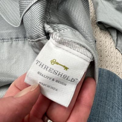 Lot 135 Grey and white flannel sheets, grey herringbone microfiber sheet set (Q)