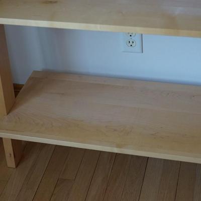 ANGLED LADDER BOOKCASE OF LIGHT-COLORED WOOD 7FT