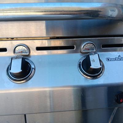 VERY NICE COMMERCIAL TRU INFRARED CHAR-BROIL PROPANE GRILL W/SIDE BURNER