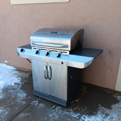 VERY NICE COMMERCIAL TRU INFRARED CHAR-BROIL PROPANE GRILL W/SIDE BURNER