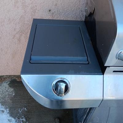 VERY NICE COMMERCIAL TRU INFRARED CHAR-BROIL PROPANE GRILL W/SIDE BURNER