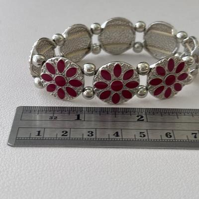 Silver tone stretchy fashion bracelet