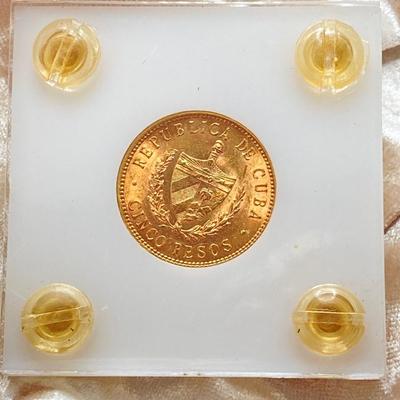 LOT 286j2: 1915 Cuban Cinco (5) Pesos gold coin