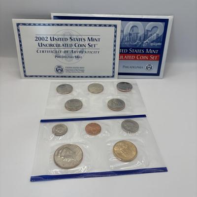 LOT 289: US Mint Uncirculated Coin Sets for Denver and Philadelphia 2001 & 2002