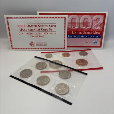 LOT 289: US Mint Uncirculated Coin Sets for Denver and Philadelphia 2001 & 2002
