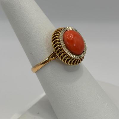 LOT 299: 18 K Gold (Tested) Coral Ring 4.5 gtw - Size 6