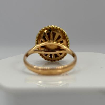 LOT 299: 18 K Gold (Tested) Coral Ring 4.5 gtw - Size 6