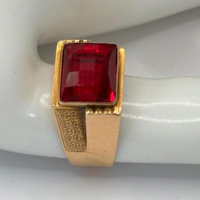 LOT 302: Checkerboard Cut Lab Created Ruby Ring Set in 18k Gold (Tested) 5 gtw
