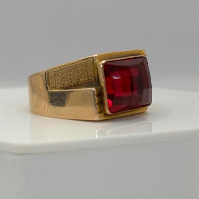 LOT 302: Checkerboard Cut Lab Created Ruby Ring Set in 18k Gold (Tested) 5 gtw