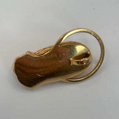 LOT 306: Virgin Mary/Madonna 18k Gold Pendant 11.7g