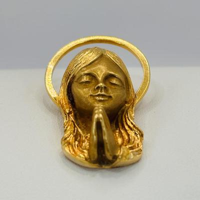 LOT 306: Virgin Mary/Madonna 18k Gold Pendant 11.7g