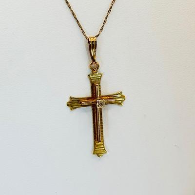 LOT 312: Vintage 14k Gold 22" Long Chain with Diamond Chip Cross Pendant 2.2 gtw