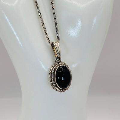LOT:317: Sterling Silver 925 Necklace - 19.5" Long Box Chain with 925 Black Onyx Pendant