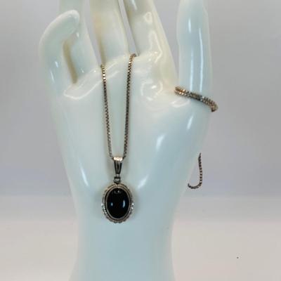 LOT:317: Sterling Silver 925 Necklace - 19.5" Long Box Chain with 925 Black Onyx Pendant